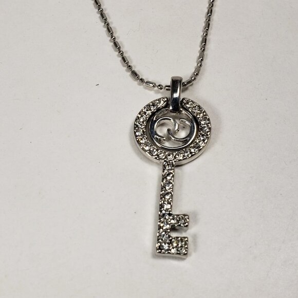 Women's Stunning Silver tone Dot & Dash Chain Necklace - With a Pave Key Pendant - Picture 7 of 7